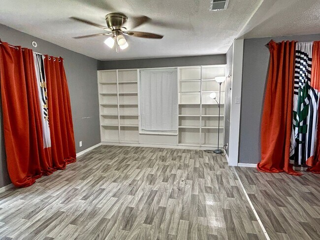 Foto del edificio - 2626 Hillcrest Ave