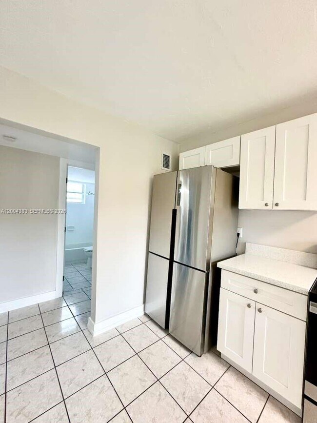 Foto del edificio - 2651 NW 13th St