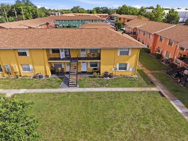 Building Photo - 1655 W Oak Ridge Rd