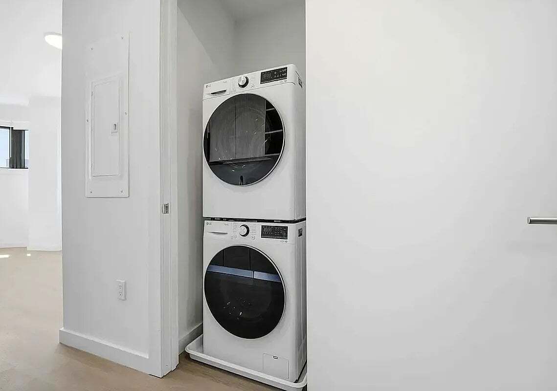 Foto del edificio - 2363 Bedford Ave