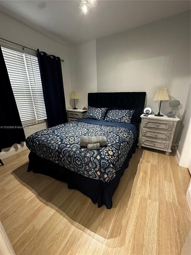 Foto del edificio - 1320 Drexel Ave