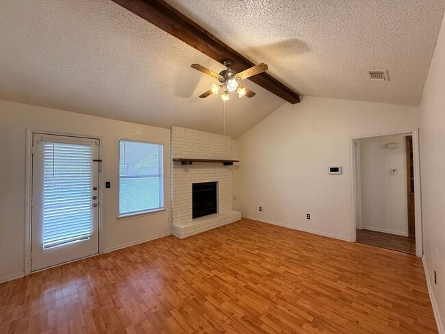 Building Photo - RENT REDUCTION & RENT SPECIAL - AVAILABLE NOW!
