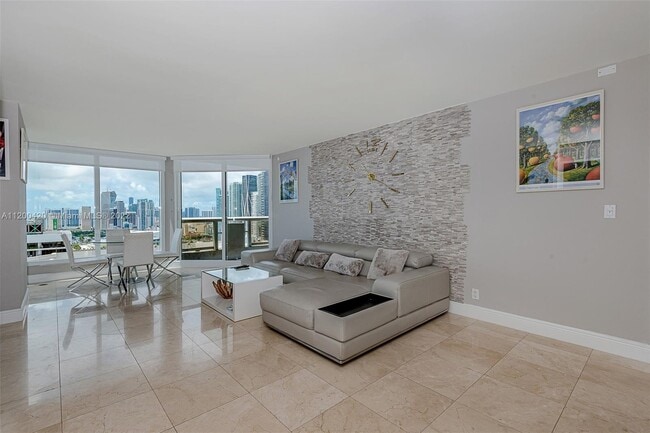 Building Photo - 1717 N Bayshore Dr