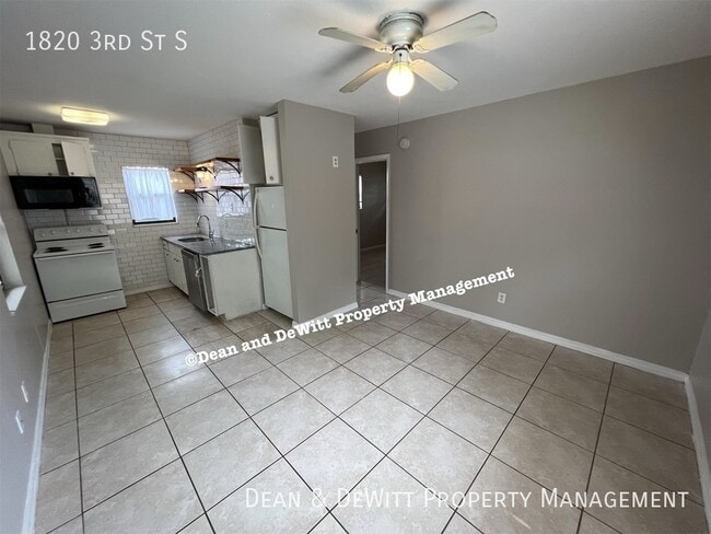 Building Photo - Old Southeast - 1/1 in Triplex - For Rent