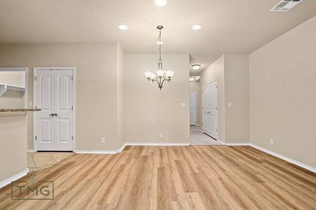 Building Photo - Luxury Gated Patio Home | 2 Bed, 2 Bath | Owasso, OK | Lawn Care Included