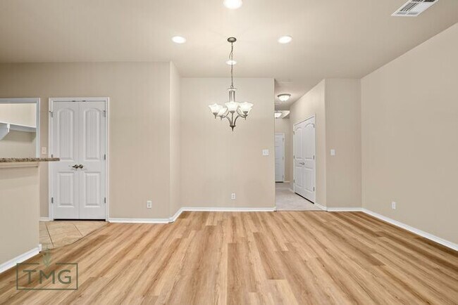 Foto del edificio - Luxury Gated Patio Home | 2 Bed, 2 Bath | Owasso, OK | Lawn Care Included