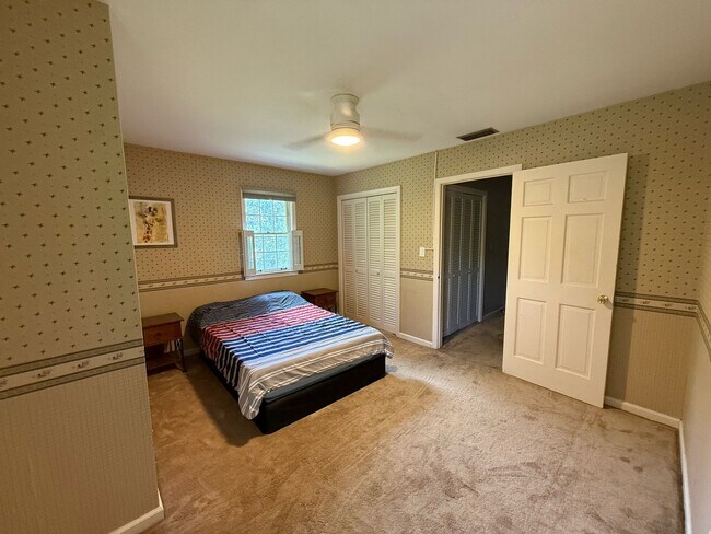 Foto del edificio - 2402 Delgado Dr