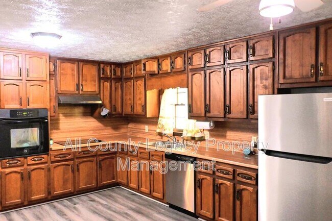 Photo - 1848 Christian Cir SE House