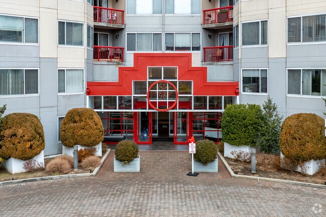 10 Stewart Pl - Stewart Place Condominiums