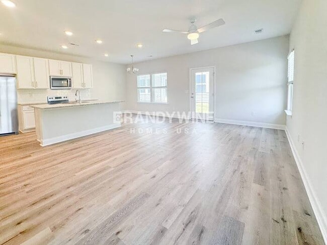 Foto del edificio - 1032 Wildflower Dr