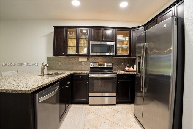 Foto del edificio - 6943 Halton Park Ln