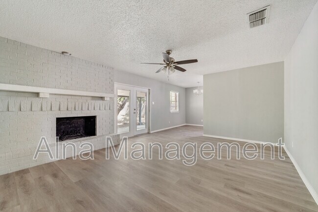 Building Photo - 6525 Memory Ln