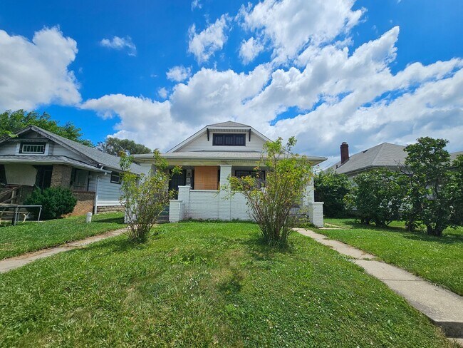 Foto del edificio - 519 - 521 N Sherman Drive