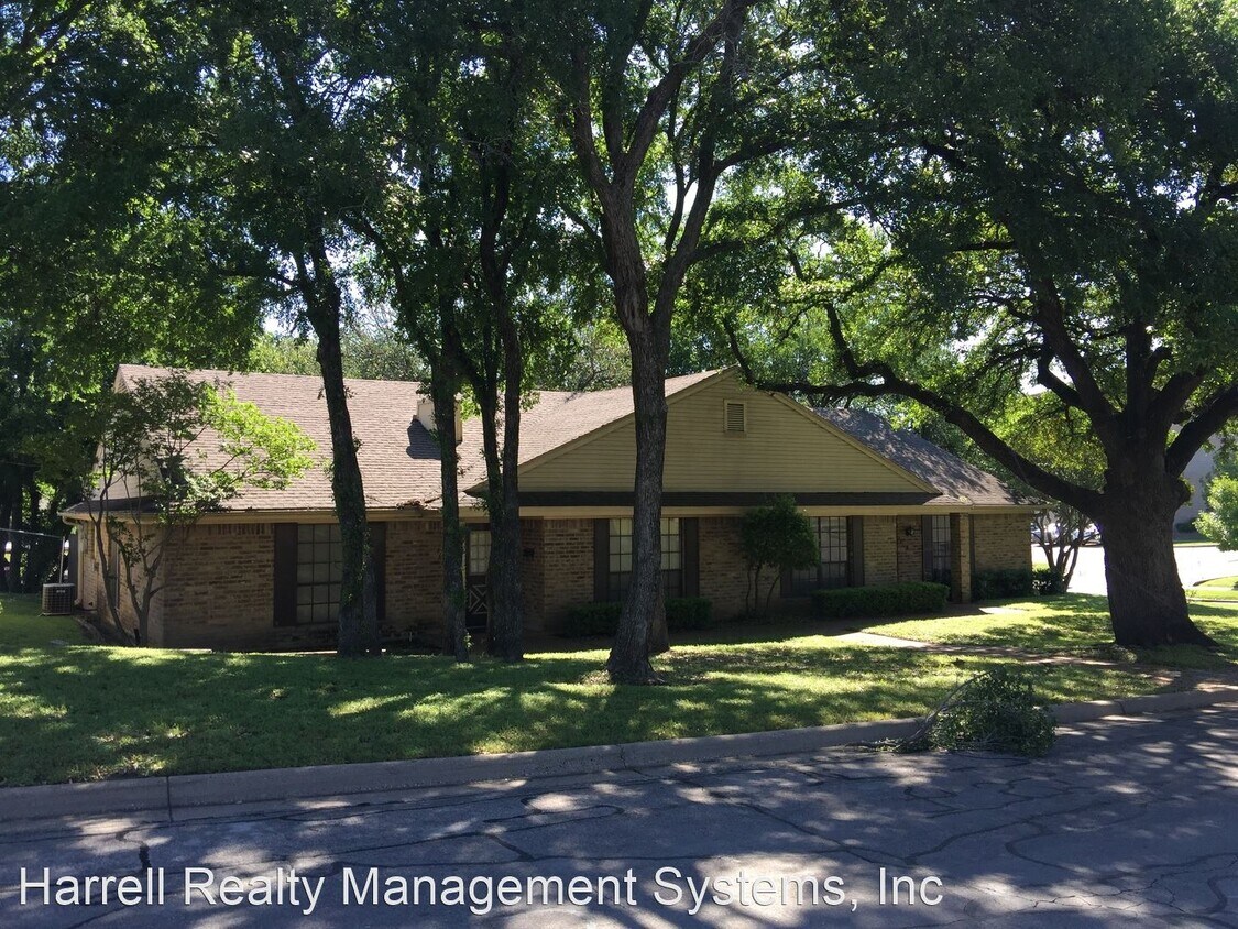 3 br, 2 bath House 901 Briar Drive House Rental in Waco, TX