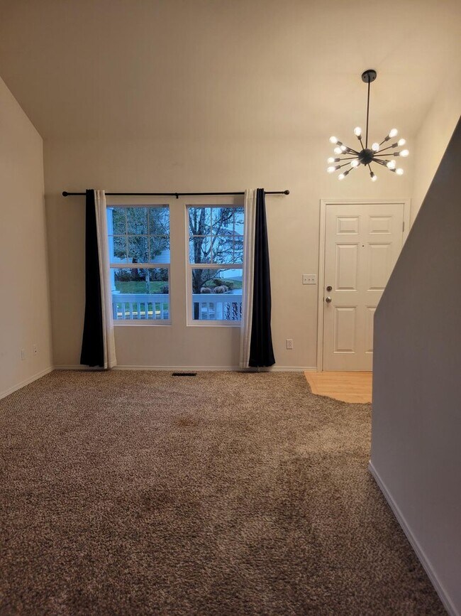 Building Photo - Cozy 4 bd 2.5 bath in Lakeland Hills