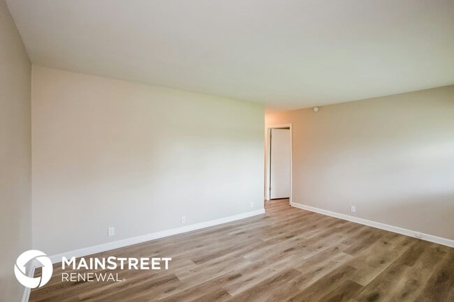 Building Photo - 4030 N Grand Ave