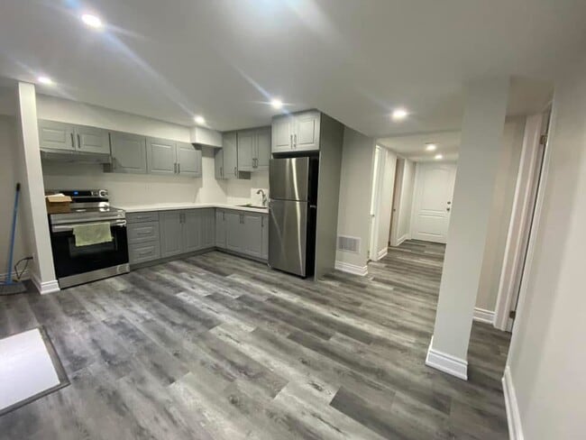 Building Photo - 1125 Durno Crt