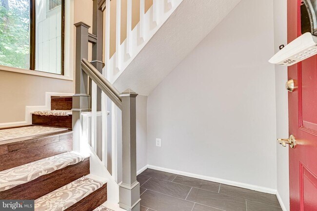 Building Photo - 2212 Hunter's Run Dr