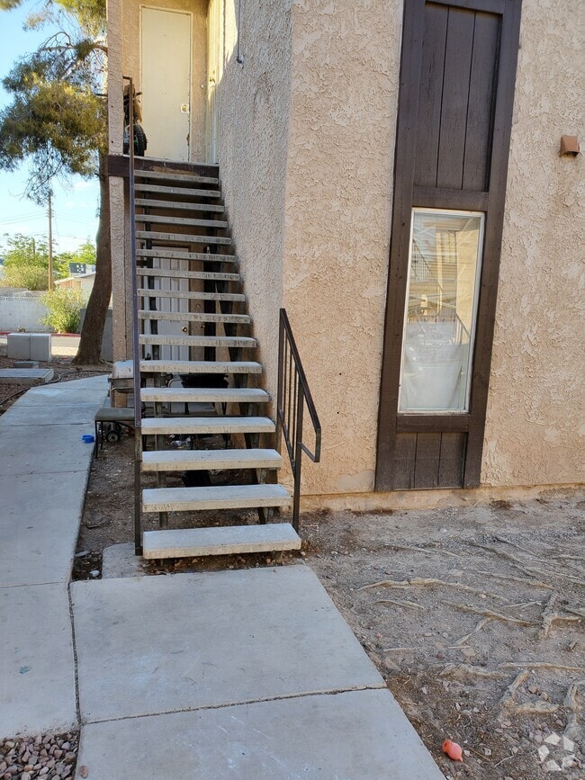 Building Photo - 2217 Dunkee Way