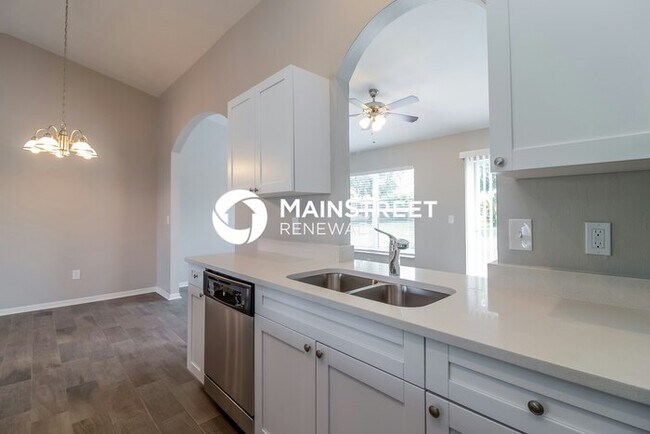Building Photo - 3 Bedroom Pet-Friendly Home in Cape Coral,...