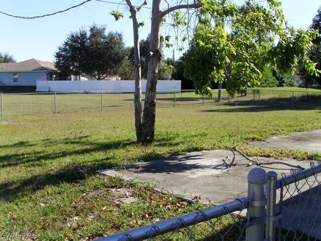 Building Photo - 2183 Wyandotte Ave