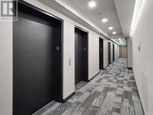 Building Photo - 8 Tippett Rd