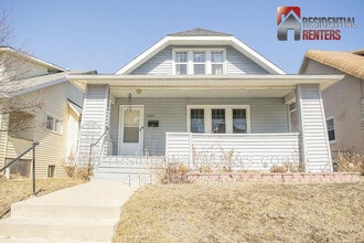Building Photo - 3220 W Madison St