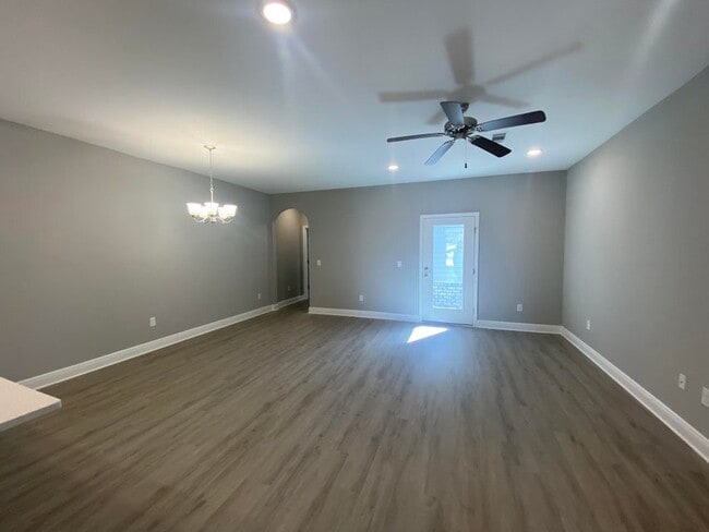 Building Photo - 993 Skylark Rd