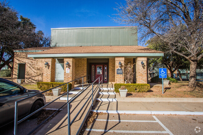 Building Photo - Parkside Apartments