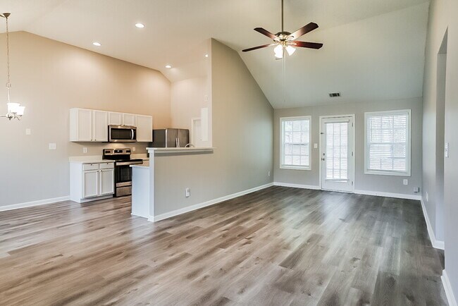 Foto del edificio - 4925 Brookwood Pl