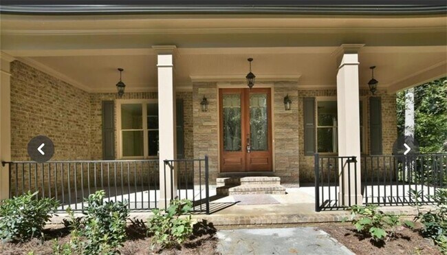Foto del edificio - 510 Lake Medlock Dr