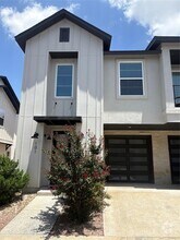 Building Photo - 12001 Vista Parke Dr