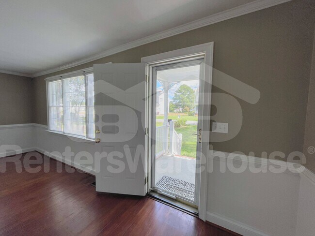 Foto del edificio - 1619 Laurel Ave