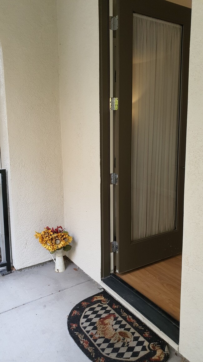 Foto del edificio - 1793 Hillebrant Plz