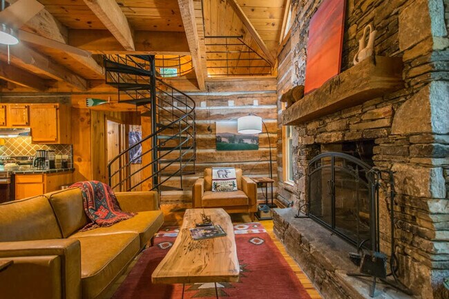 Foto del edificio - 615 Polly Mountain Rd
