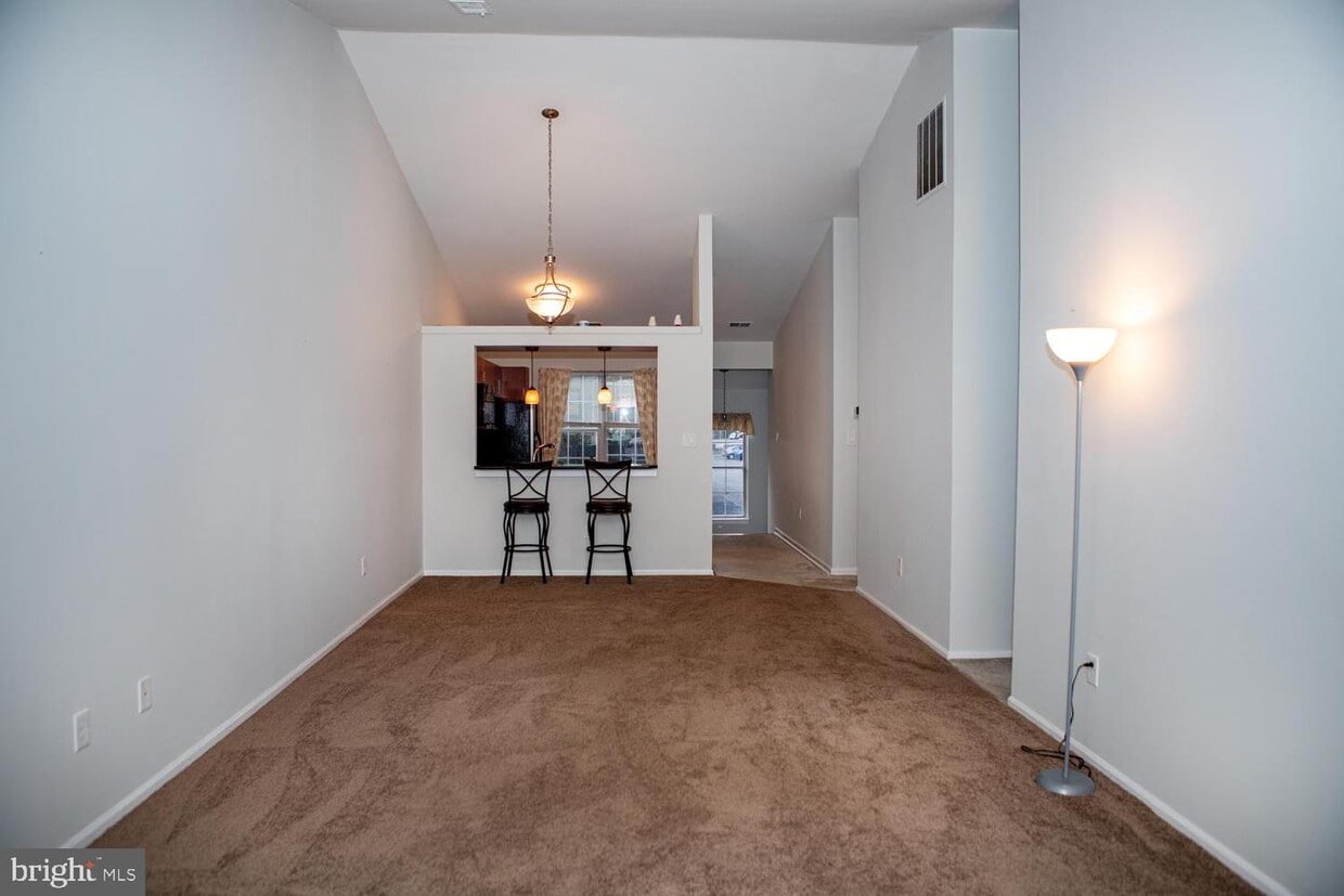 2852 Yarling Ct Unit 2852, Falls Church, VA 22042 Room for Rent in