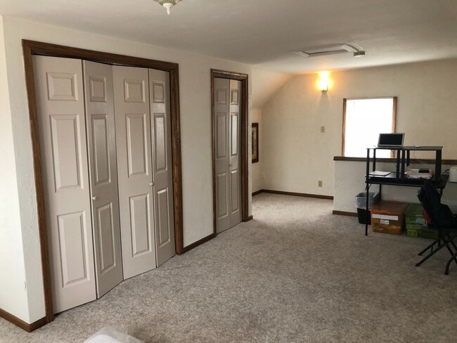 Building Photo - $849 - 2 bed 1 bath - Single Family Home