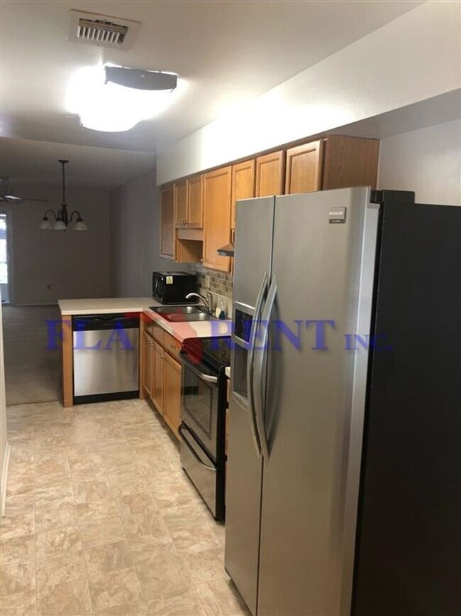 Building Photo - COMING SOON!  5/1/26     2/2 Upgraded Condo in Winter Park**