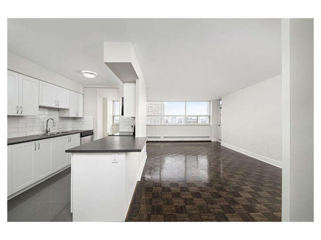 Thorncliffe Park Drive Rentals Promo - Parkway Place Apartments