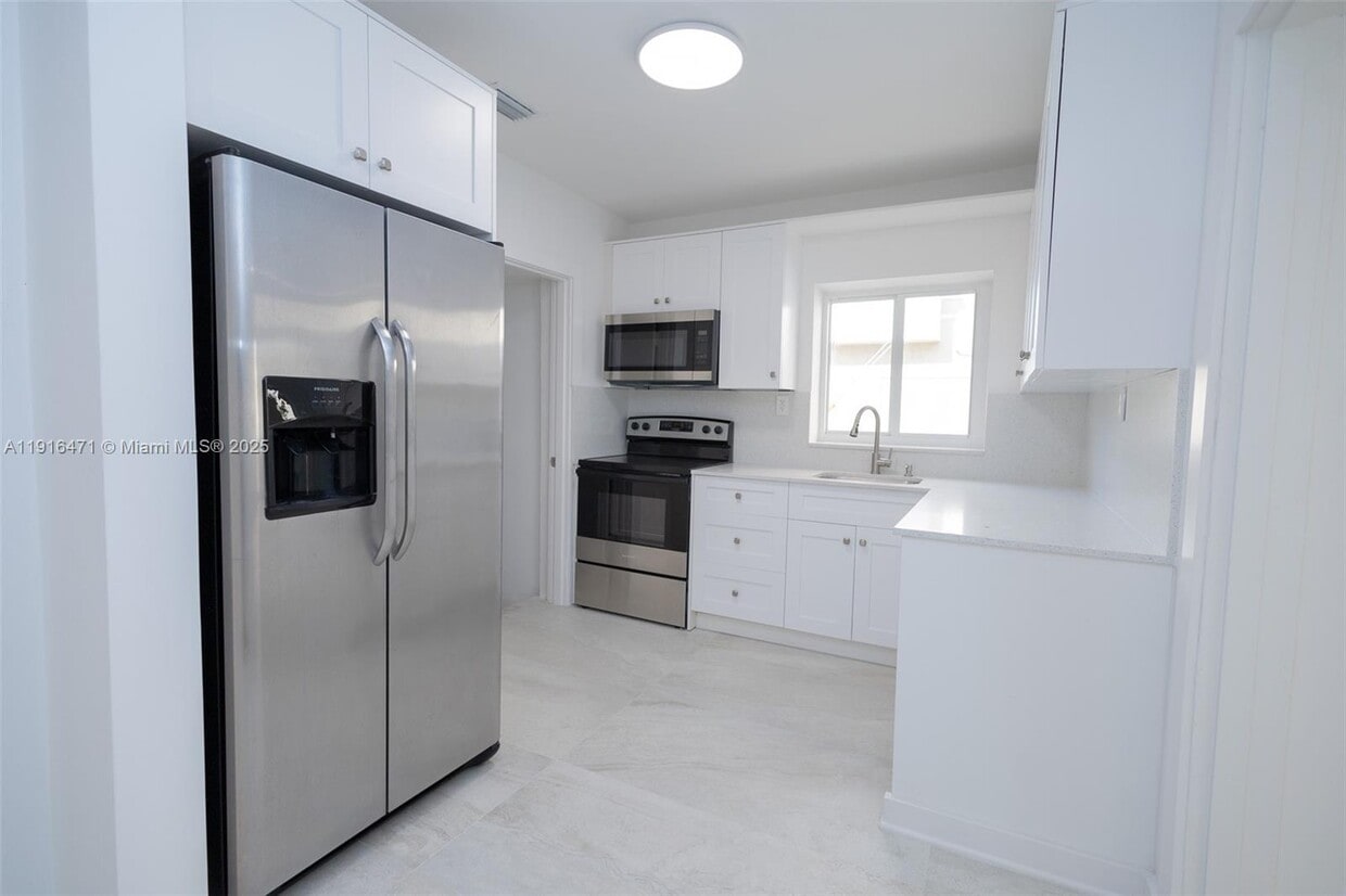 Foto del edificio - 2675 SW 24th Ter