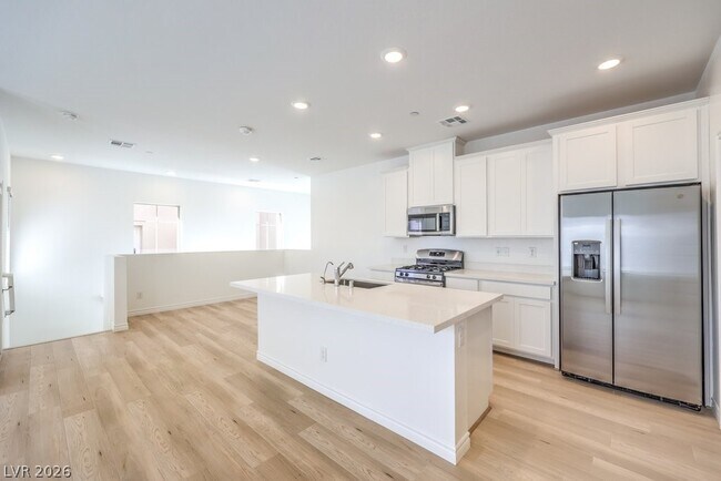 Foto del edificio - 600 N Carriage Hill Dr