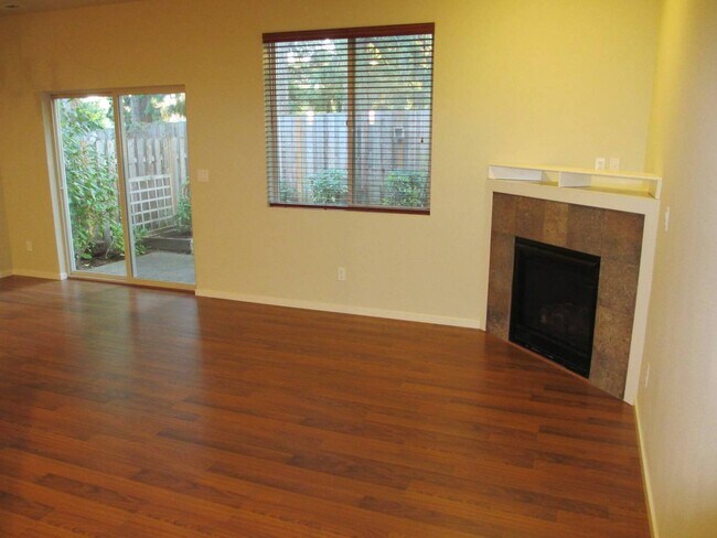Building Photo - Must See! New price! Amazing Value! Awesom...
