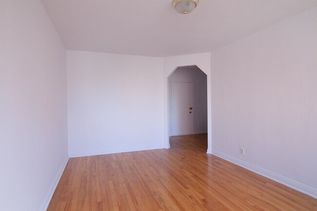 Building Photo - 4505 Dupuis Avenue
