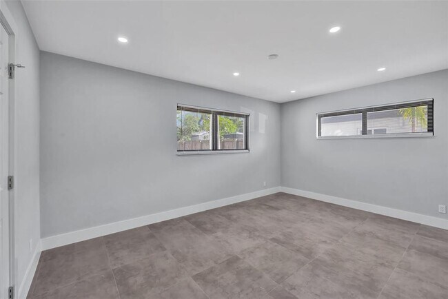 Foto del edificio - 4840 NE 5th Ave