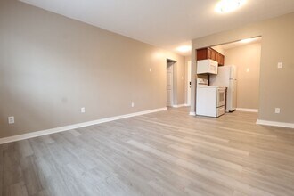 Building Photo - 3021 Pestalozzi St