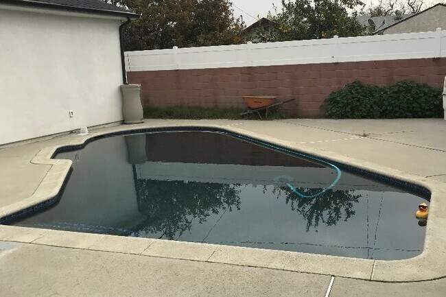 Foto del edificio - 7548 Lemp Ave