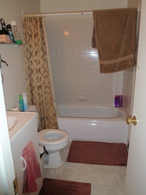 Bathroom - 433 San Marco St