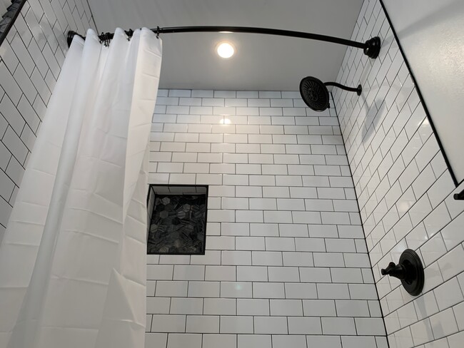 Baño - Courthouse Apartments