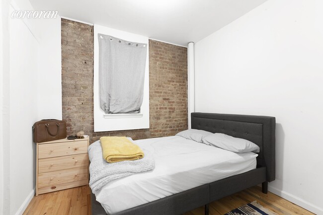 Building Photo - 148 Sullivan St