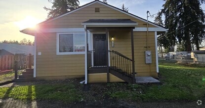 Building Photo - 14818 Woodbrook Dr SW